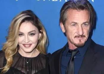 Madonna desperta especulações de Sean Penn com letras enigmáticas na nova música 'Bizarre'