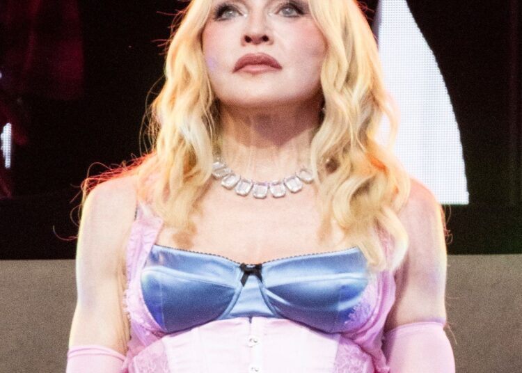 Madonna faz história no Top 200 da Billboard com o álbum Confessions II
