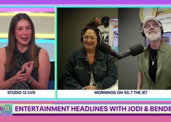 Manchetes de entretenimento ao vivo do Studio 13 com Jodi e Bender do Mornings em 95.7 The Jet