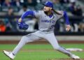 Matt Strahm comemora 10 anos de serviço ao sofrer derrota para o Orioles