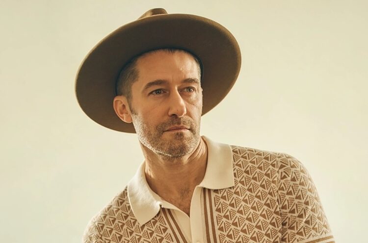 Matthew Morrison: Apareça | 54 abaixo