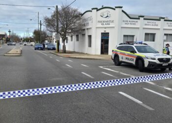 Médico Junior Perth, 26, acusado de morte perto da delegacia de entretenimento de Fremantle