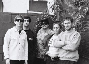 Militarie Gun compartilha novo single cintilante 'World's Away Burning' com Mannequin Pussy