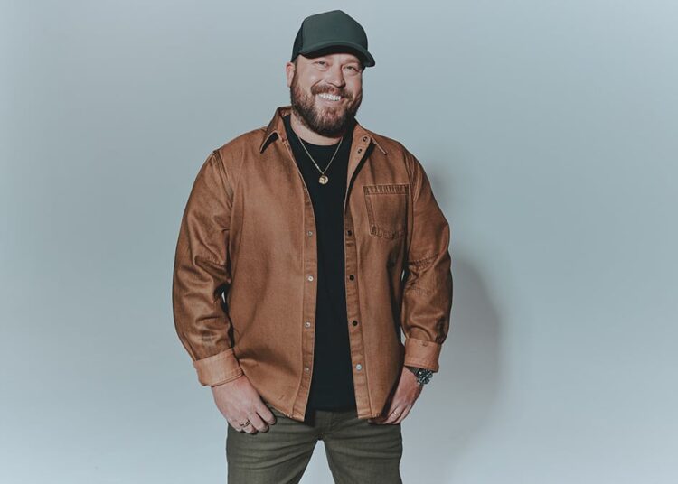 Mitchell Tenpenny estende turnê 'Speed ​​of Light'