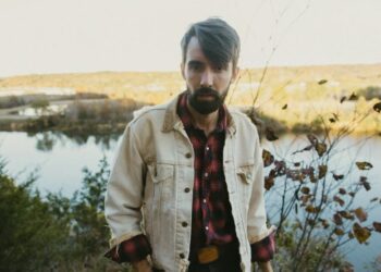 Mo Pitney e Curb finalmente lançam novo álbum… para 2027