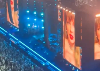 Multidão vaia e aplaude Taylor Swift durante o último show de Alan Jackson em Nashville