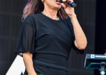 Natalie Imbruglia revela dois diagnósticos de saúde que mudam sua vida