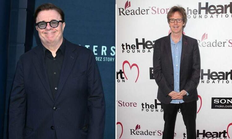 Nathan Lane revela o hilário fracasso de Gaydar de Mickey Rooney envolvendo Dana Carvey