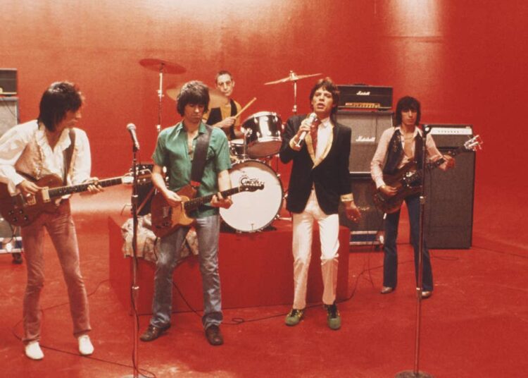 Neste dia de 1978, a produção deste famoso álbum de rock é interrompida devido às celebridades que aparecem na capa