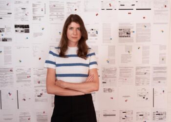 New Theatre Hollywood apresenta estreia de “Questioning” de Julia Weist