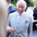 O Rei Charles recebe o Príncipe Harry e sua família enquanto eles tentam consertar a fenda