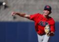 O arremessador Ole Miss, Taylor Rabe, escolhido pelo Kansas City Royals com a 30ª escolha geral do Draft da MLB de 2026