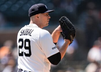 O ás do Detroit Tigers, Tarik Skubal, eliminou 12 na vitória sobre o Royals
