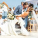 O ator Scott Deckert casa-se com Juliana Mesquita, amor de longa data, em casamento 'Modern Coastal' (exclusivo)