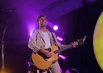O cantor country Jake Owen fala sobre novo álbum, Aaron Rodgers e mais