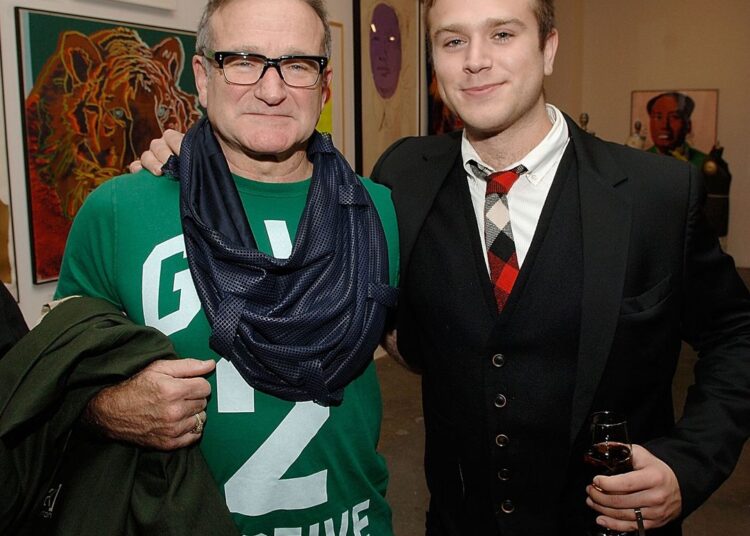 O filho de Robin Williams, Zak, homenageia o que teria sido o 75º aniversário do ator: 'A Lifetime of Smiling'