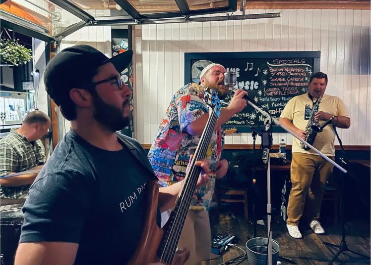 O primeiro teste das novas regras de entretenimento de Bar Harbor.