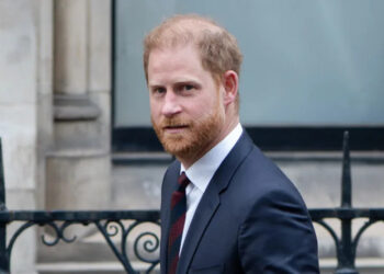 O príncipe Harry desferiu um novo golpe ao destruir o palácio por revogar a oferta de acomodação real no último minuto: 'Decepcionante'