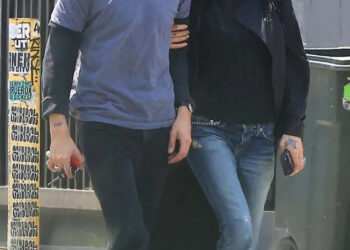 O que Matty Healy, ex-Taylor Swift, estava fazendo durante o casamento de Travis Kelce