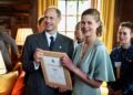 O que vem por aí para Lady Louise Windsor? A jovem realeza enfrenta uma decisão que mudará sua vida