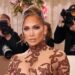 Onde Jennifer Lopez se posiciona no namoro ao comemorar seu 57º aniversário