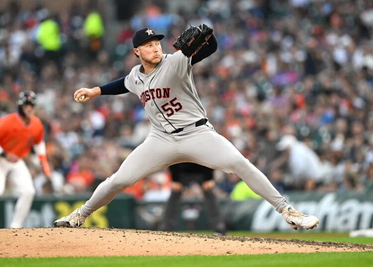 Os Astros trocam Nate Pearson com o Royals pela proposta do prospecto Max Martin