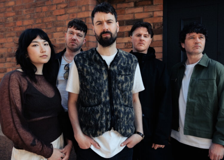 Ouça o novo single de Courteeners, 'Plus One Forever'