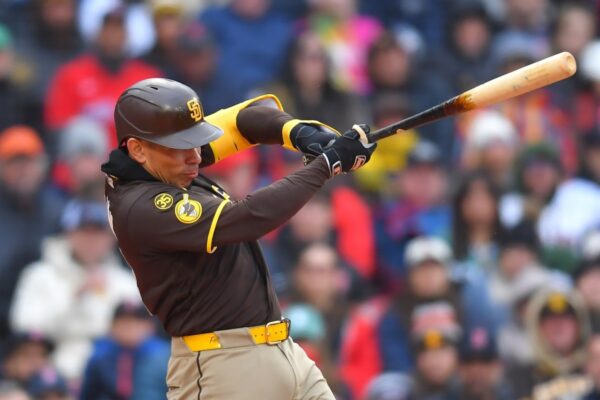Padres sem punch e sem arremessador caem para Royals por 6-1