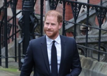 Palácio de Buckingham diz que Príncipe Harry não ficará lá