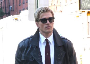 Paul Anthony Kelly estreia grande transformação capilar em Nova York