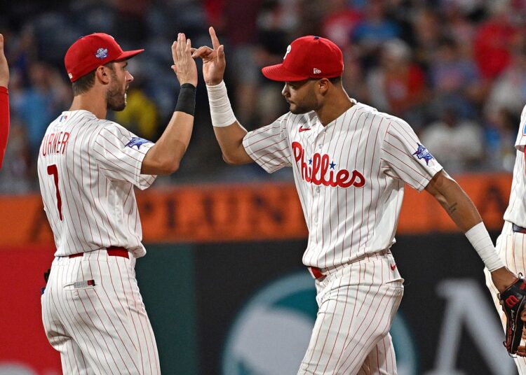 Phillies usando 'roster inteiro' para ter sucesso contra Royals em queda