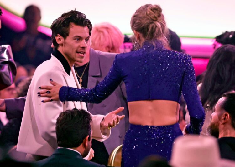 Por que Harry Styles não estava com Zoë Kravitz no casamento de Taylor Swift