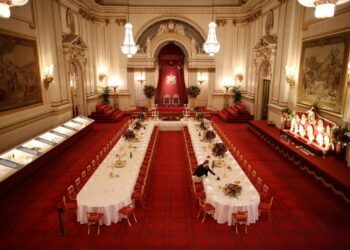 Por que a realeza britânica não quer morar no Palácio de Buckingham