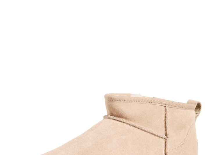 Por que as botas Ugg foram banidas do set de 'The Odyssey'