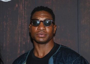 Por que o papel de Jonathan Majors no filme codificado em MAGA é tão preocupante