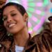 Por que os fãs de música optam por usar protetores de ouvido em festivais?