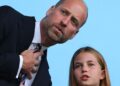Princesa Charlotte rouba a cena na reunião da realeza de Taylor Swift | Real | Notícias