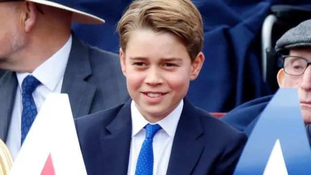 Príncipe George entra na adolescência em nova foto real