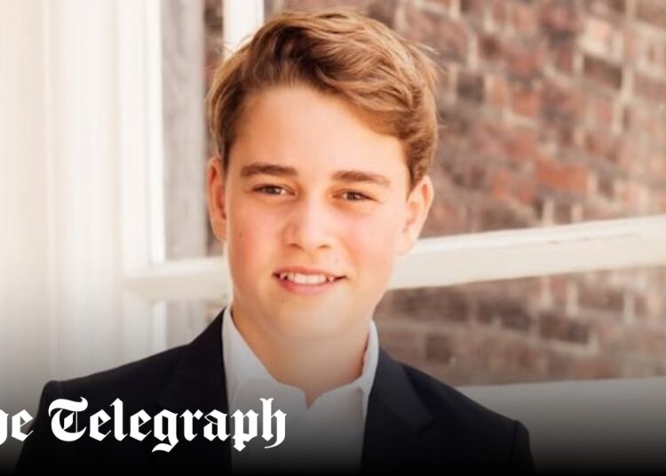Príncipe George entra na adolescência em novo retrato de aniversário