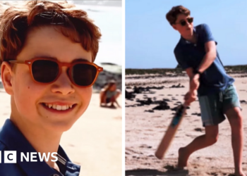 Príncipe George se diverte na costa em novo vídeo ao se tornar adolescente – BBC
