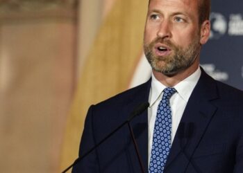 Príncipe William prova que não tem medo de arregaçar as mangas no último passeio