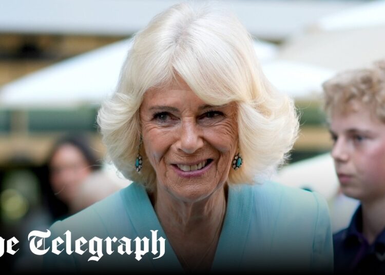 Queen surpreende Arthur Fery antes das quartas de final de Wimbledon