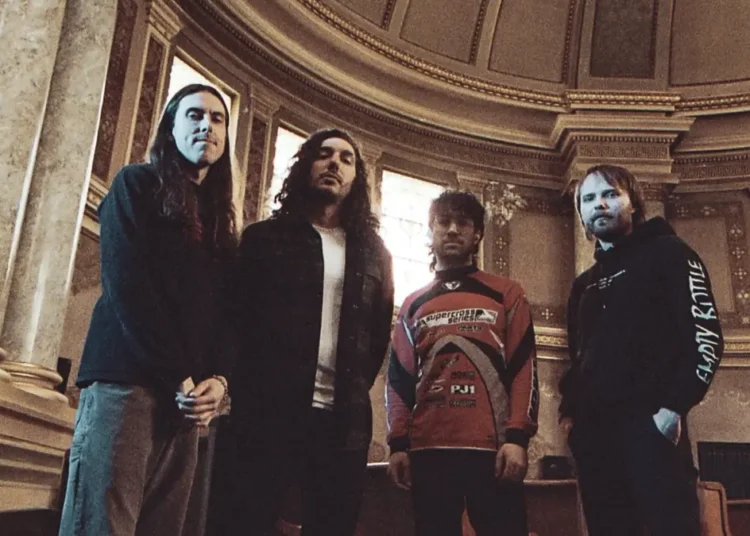 REZN transmitindo nova música “Aerial Birth”