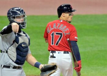 Random ex-Guardian é promovido ao Royals após lesão de Bobby Witt Jr.