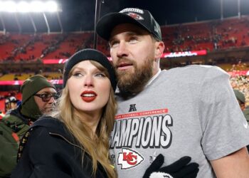 Resposta dos chefes de Kansas City aos rumores de aposentadoria de Travis Kelce após o casamento de Taylor Swift