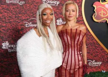 Rita Ora detalha atividades ‘travessas’ com Brandy no set de Descendants