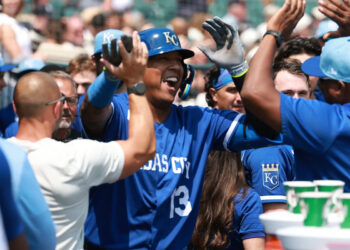 Royals C Salvador Perez ultrapassa George Brett para estabelecer o recorde de home run de todos os tempos da franquia