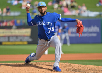 Royals Select Jose Cuas – Rumores comerciais da MLB