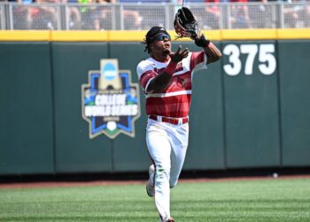 Royals adiciona campo externo, lançando talentos com as duas primeiras escolhas do draft