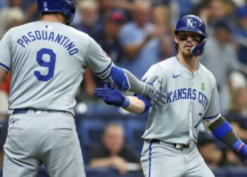 Royals têm uma mentalidade para a segunda metade da temporada conforme o prazo de negociação se aproxima |